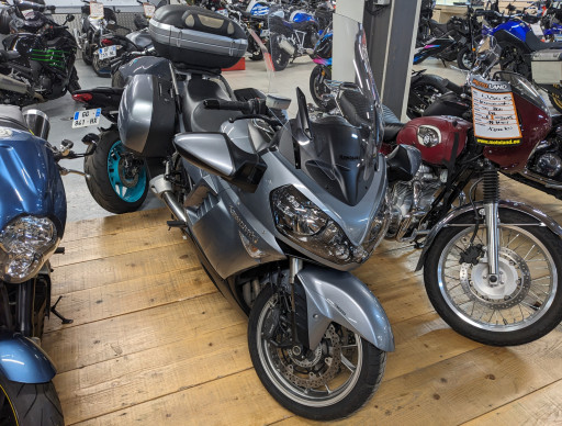 KAWASAKI GTR 1400