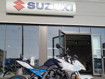 SUZUKI GSX-8S A2