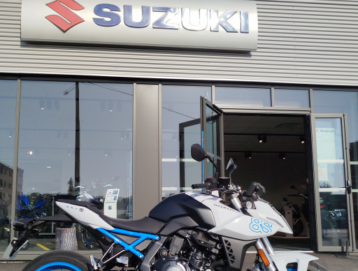 SUZUKI GSX-8S A2