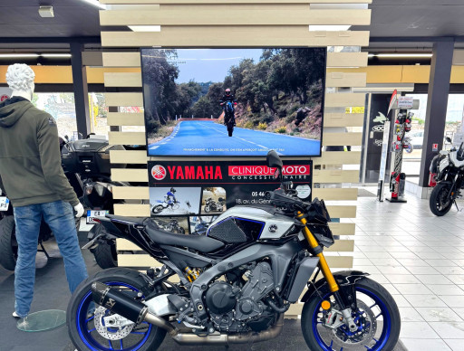 YAMAHA MT09 SP A2 AKRAPOVIC 1ERE MAIN GARANTIE 08/2026