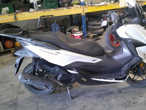 HONDA FORZA 125 ACCIDENTE RSV N°22176