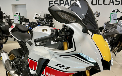 YAMAHA YZF 1000 R1 60TH