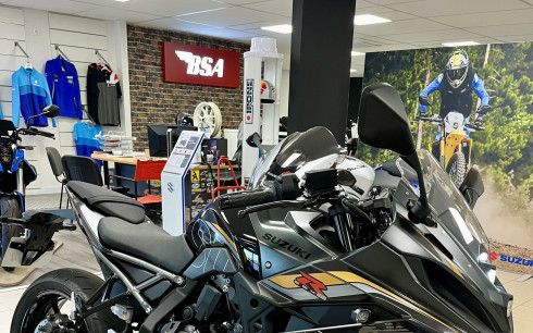 SUZUKI GSX-8R