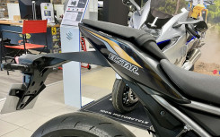SUZUKI GSX-8R