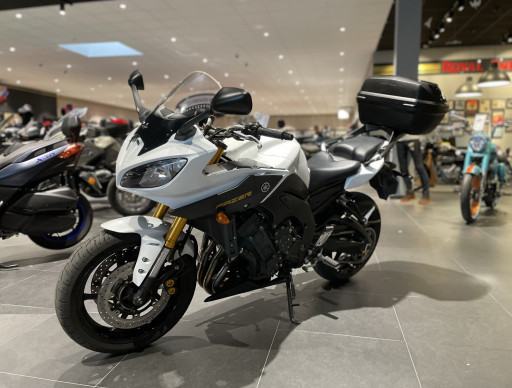 YAMAHA FZ8