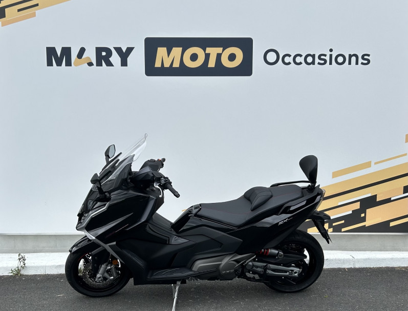 KYMCO AK 550