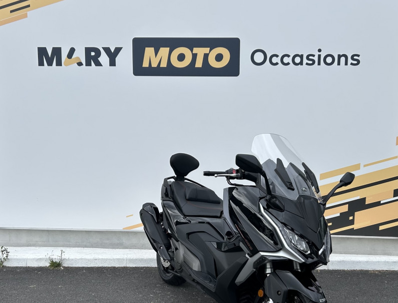 KYMCO AK 550
