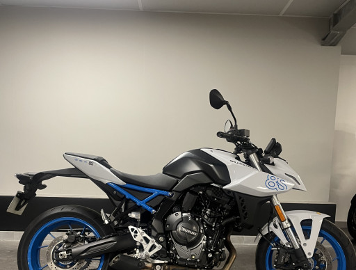 SUZUKI GSX-8S