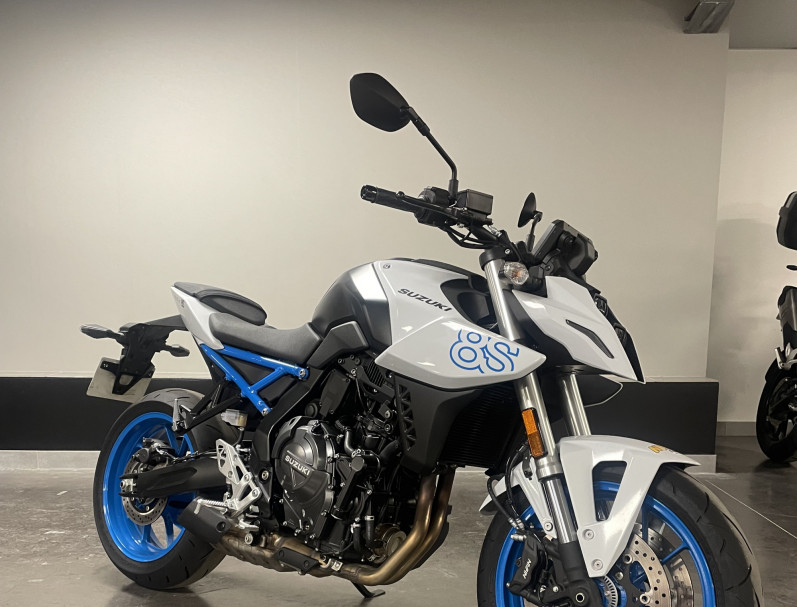 SUZUKI GSX-8S
