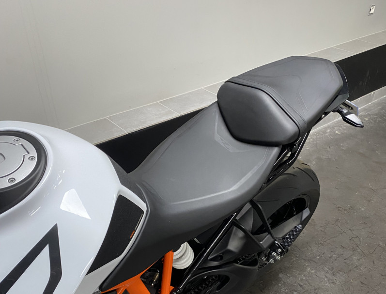 KTM 1290 SUPER DUKE R garantie 12 mois 