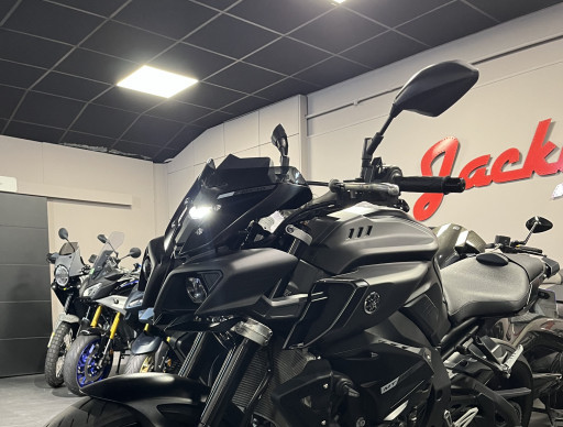 YAMAHA MT-10