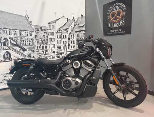 HARLEY-DAVIDSON SPORTSTER NIGHTSTER 975