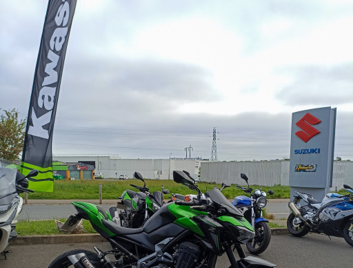 KAWASAKI Z 900