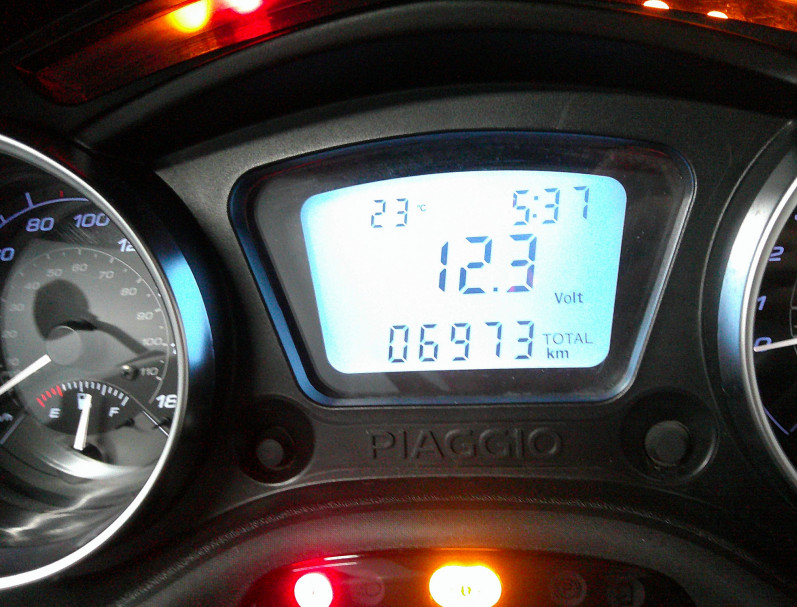 PIAGGIO MP3 300 HPE 2022  6900KM