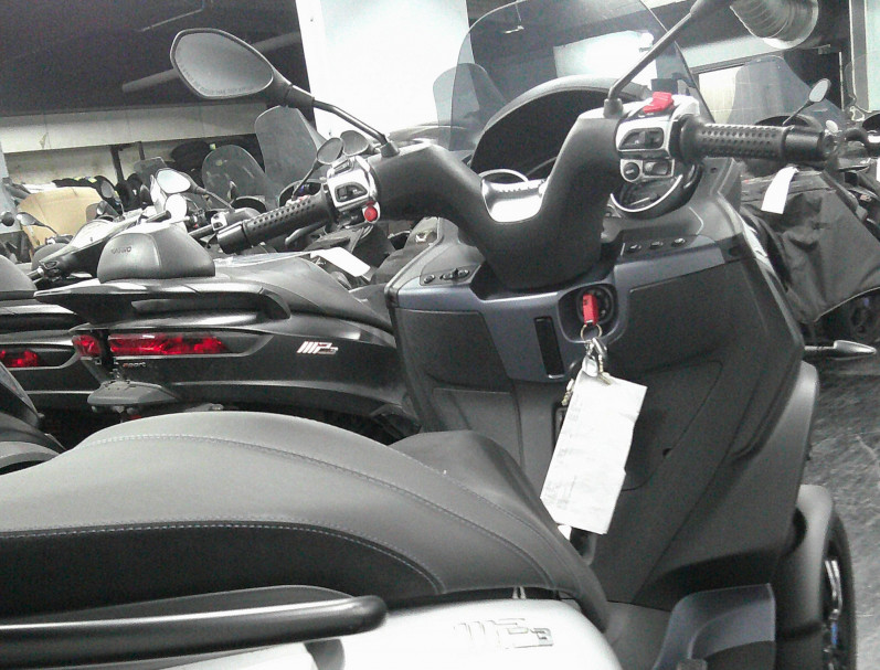 PIAGGIO MP3 300 HPE 2022  6900KM