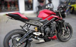 TRIUMPH STREET TRIPLE 765 RS