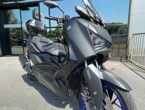 YAMAHA XMAX 300