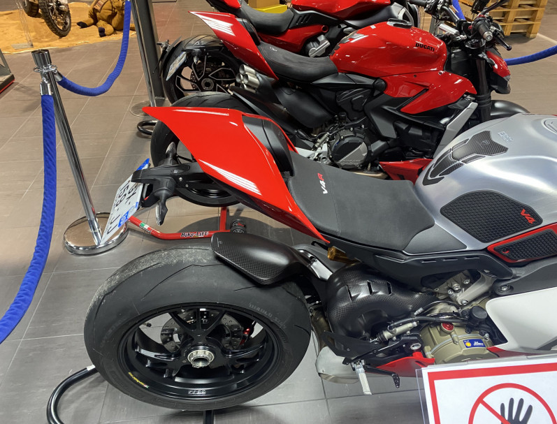 DUCATI PANIGALE V4 R