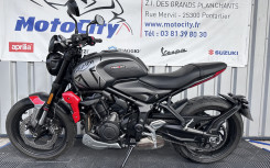 TRIUMPH TRIDENT 660