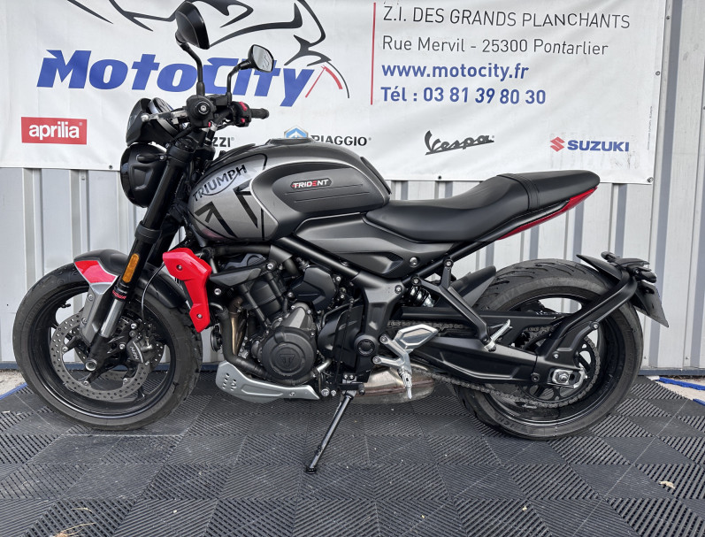 TRIUMPH TRIDENT 660
