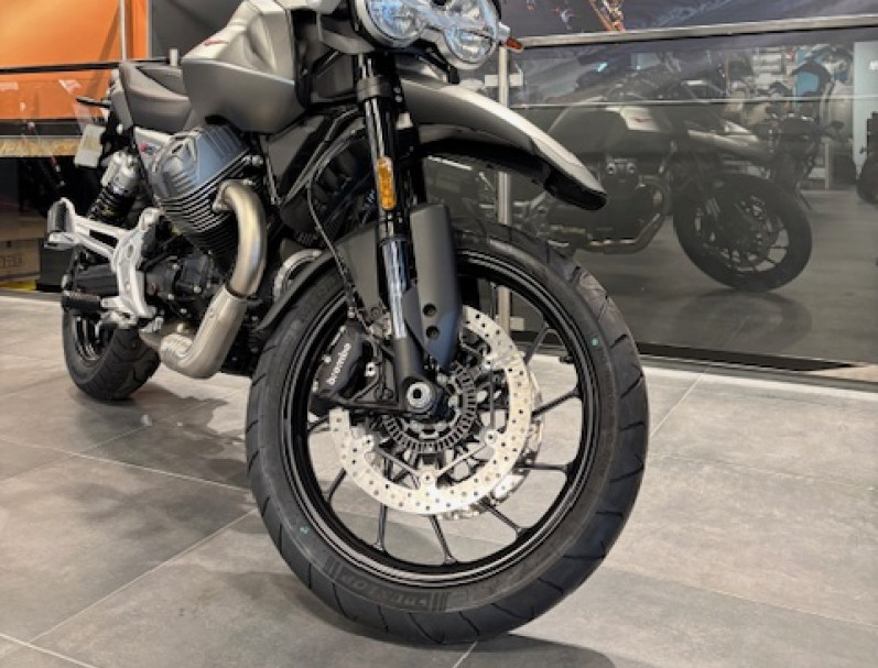 MOTO GUZZI V85 STRADA