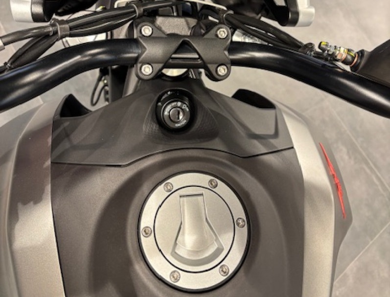 MOTO GUZZI V85 STRADA