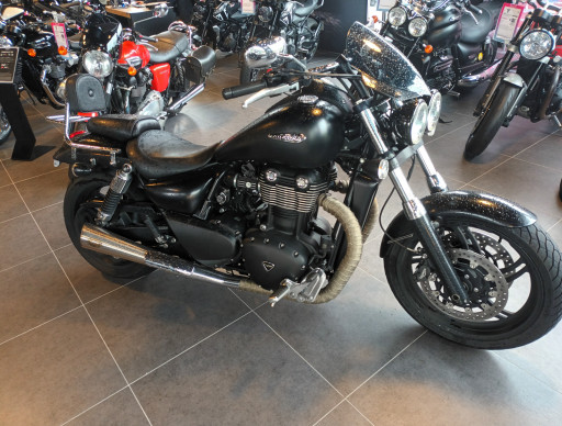 TRIUMPH THUNDERB. STORM