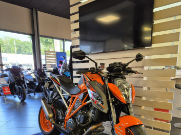 KTM 1290 SUPER DUKE R