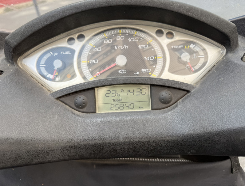 MBK SKYCRUISER 125 CC BLEU BRILLANT VENDU DANS L
