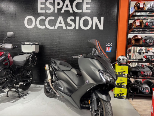 YAMAHA T-MAX 560
