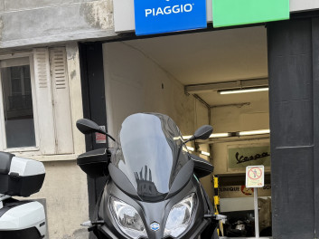 PIAGGIO MP3 300 HPE SPORT ABS/ASR GARANTIE 6 MOIS BON ETAT NOIR MAT CRIT