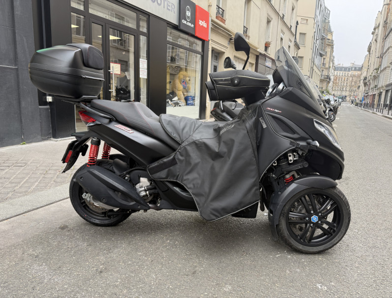 PIAGGIO MP3 300 HPE SPORT ABS/ASR GARANTIE 6 MOIS BON ETAT NOIR MAT CRIT