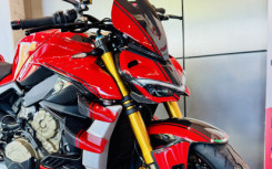 DUCATI STREETFIGHTER V4S CARBONE - UNIQUE