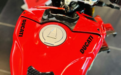DUCATI STREETFIGHTER V4S CARBONE - UNIQUE
