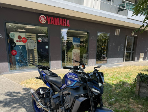 YAMAHA MT-09  Y-AMT