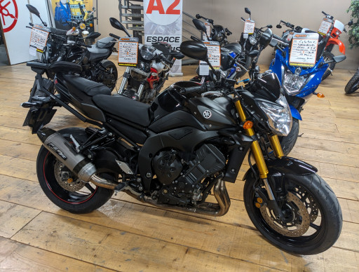 YAMAHA FZ8