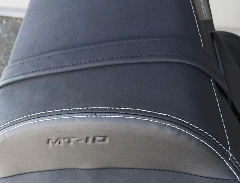 YAMAHA MT-10