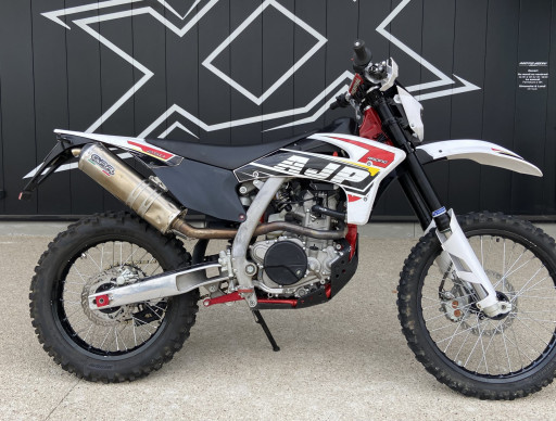 AJP 250 SPR