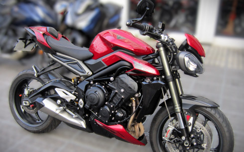 TRIUMPH STREET TRIPLE 765 RS