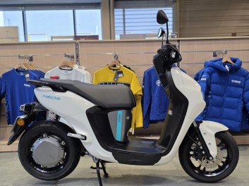 YAMAHA NEO