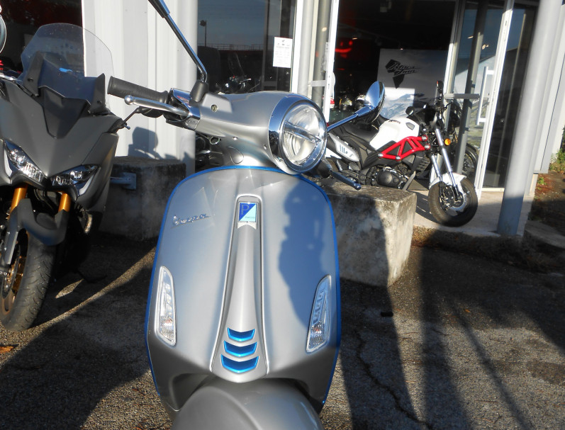 VESPA PRIMAVERA ELETTRICA 70 KM/H permis 125