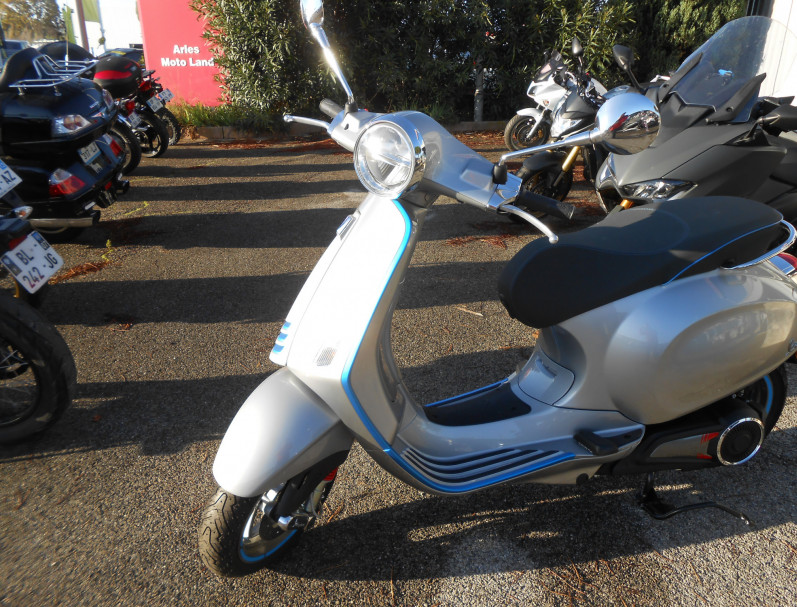 VESPA PRIMAVERA ELETTRICA 70 KM/H permis 125