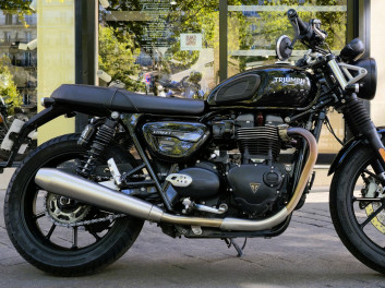 TRIUMPH STREET TWIN  900