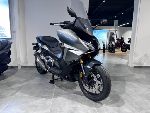 HONDA FORZA 750