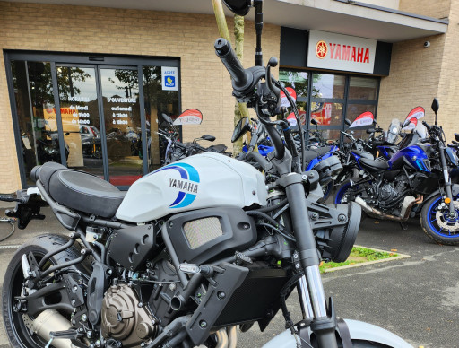 YAMAHA XSR 700