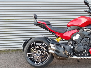 DUCATI DIAVEL V4