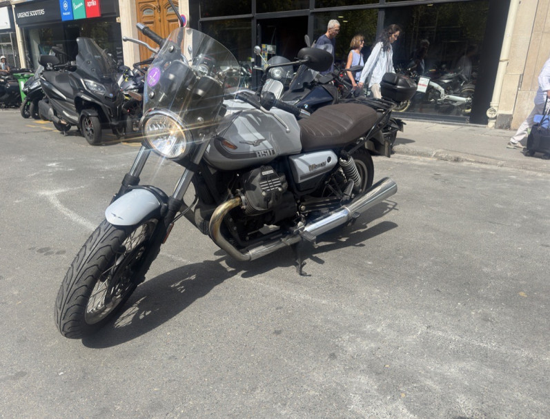 MOTO GUZZI V7 SPECIAL