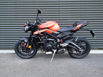 TRIUMPH STREET TRIPLE 765 R A2