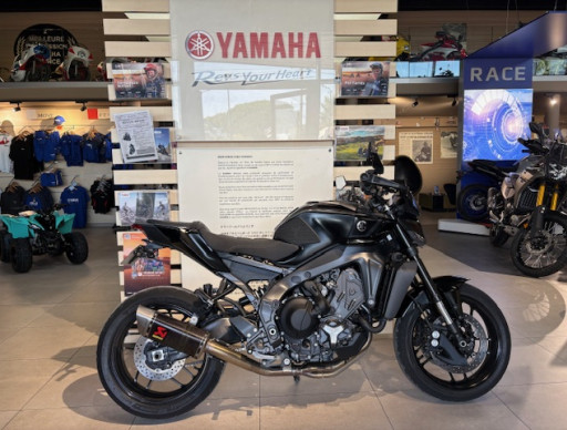 MT-09  Y-AMT AKRAPOVIC 148€/MOIS* +DE 3000€ D