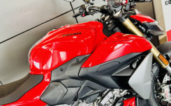 DUCATI STREETFIGHTER V2 NOMBREUSES OPTIONS A2 POSSIBLE